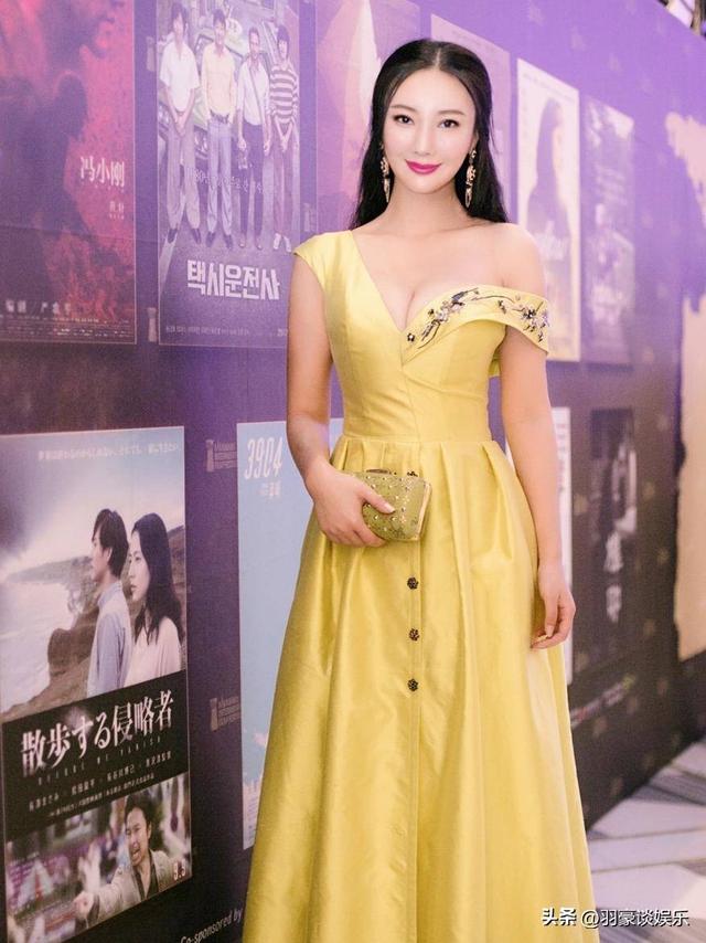 九位身材丰满、凹凸有致、性感动人的女星,个个都是女神