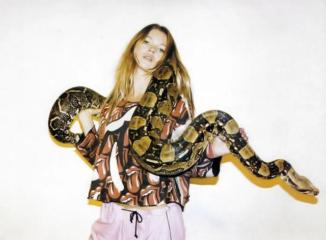 明星、超模都自愿素颜甚至裸体出镜,这位摄影大师究竟是谁?