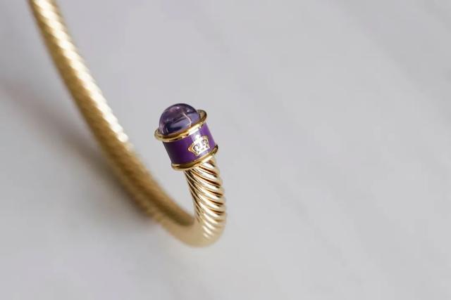 凯特、戴妃同款手镯，英国王室都爱的瓷器，情人节送礼大气有格调