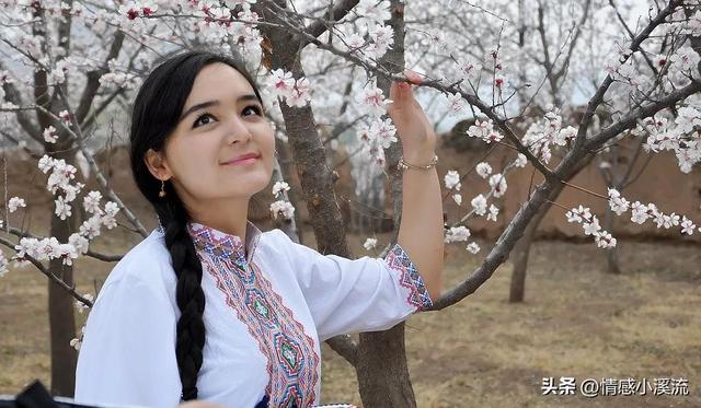 口述：维族姑娘嫁给汉族小伙，两人干粉刷，不辞辛苦，月入两三万