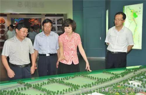 美女市长跟42个男人有染，贪污受贿1400多万，被捕时跪地痛哭。