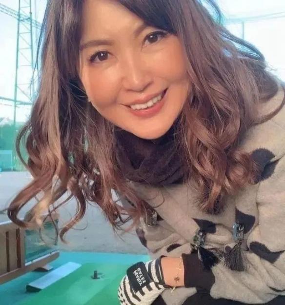 日本71岁美女奶奶诠释逆生长!曾在国民美魔女夺冠