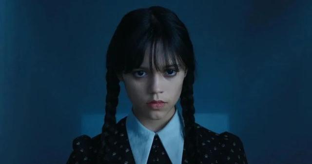 美国这一夜，国际女星风情万种，有人保守有人真大胆，但都不怕冷