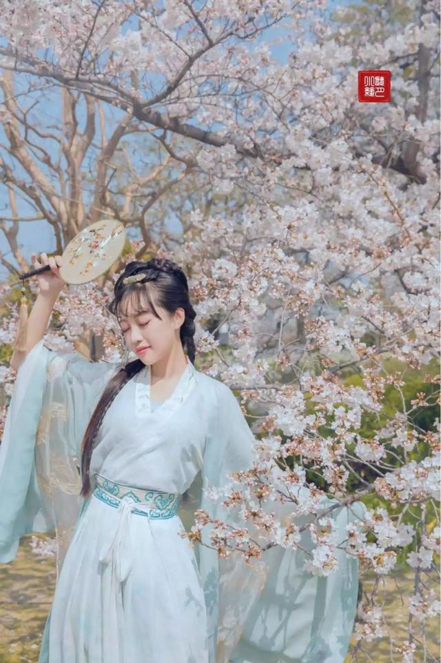 90后中国姑娘，在澳洲街头搞“事情”，竟然美哭外媒、惊动CCTV