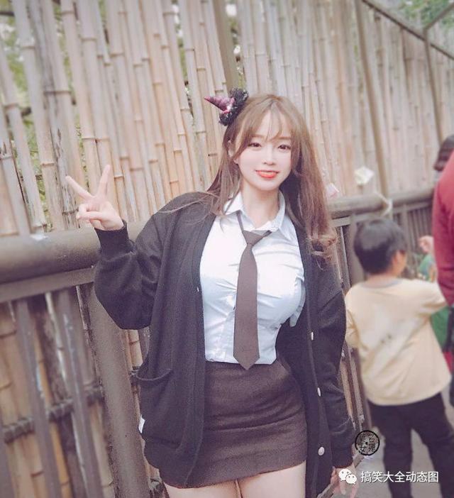 「内涵美女图」大胸妹纸要够凶才可爱哦!