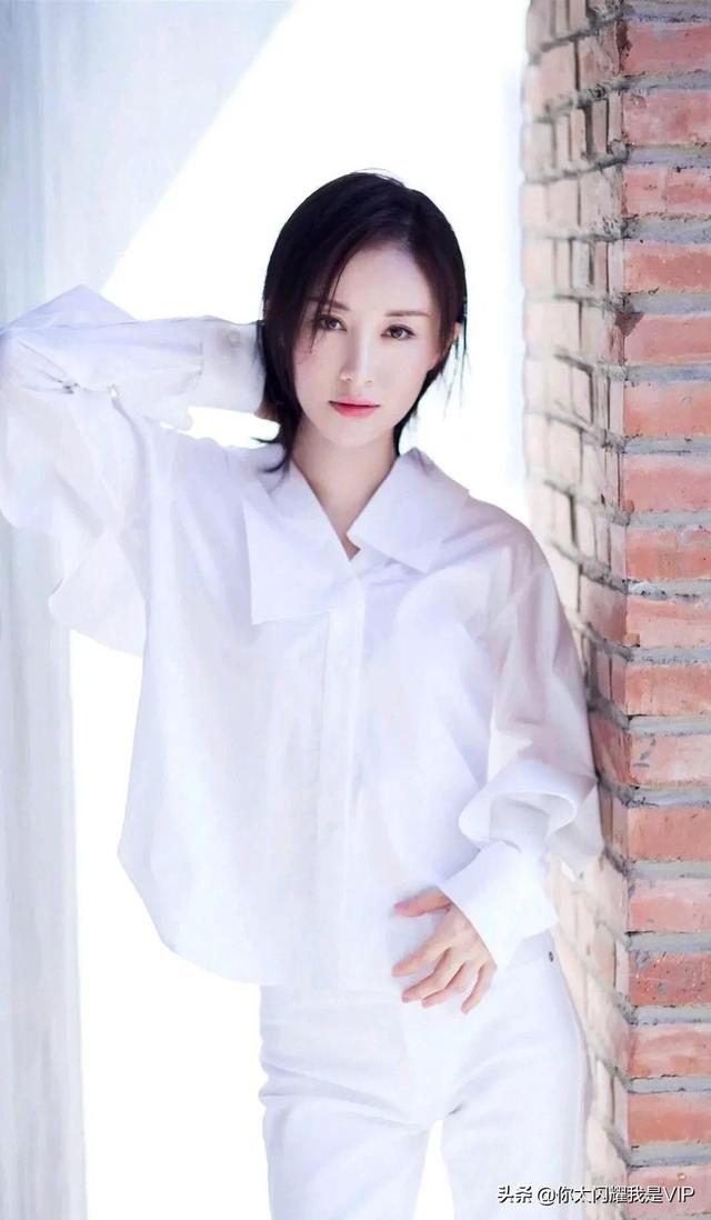 舒畅超高清图集：丰满性感，精致女人