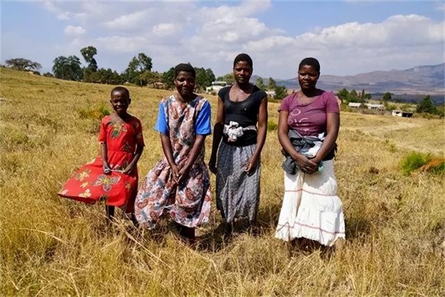 非洲女孩巴特曼因有巨臀,一生被赤身裸体展览,死后还被做成标本
