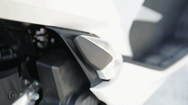 本田最新发布的PCX值不值2.699万元？咱们细节见真章