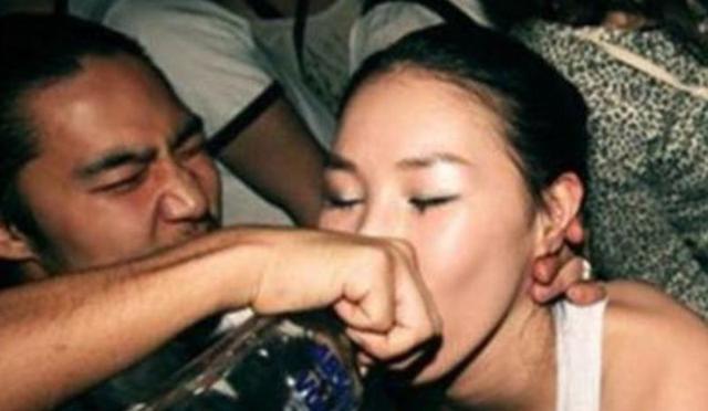 张紫妍案再爆料，大佬们为求极致当场“喂药”，期间昏过去好几次