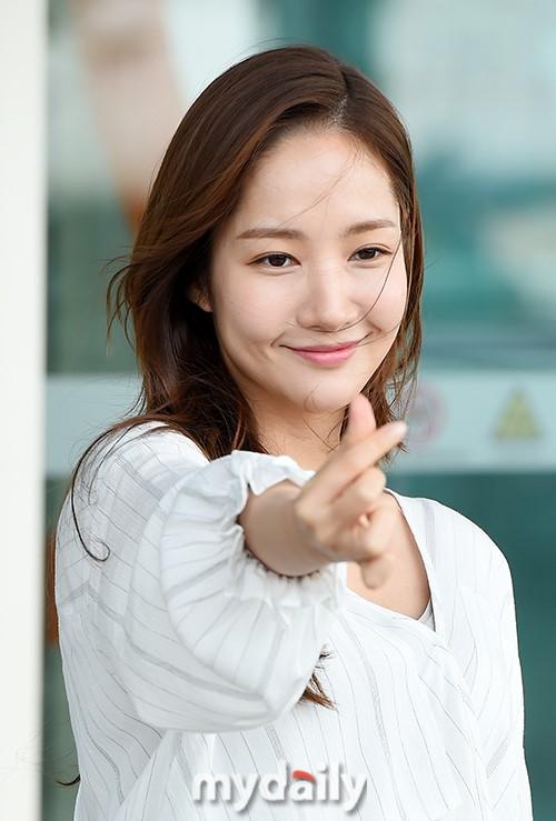 「MD PHOTO」 韩国女艺人朴敏英飞往美国洛杉矶拍杂志写真