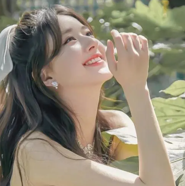 完美女神是假的，胯宽腿粗，溜肩没腰，生图揭露人间真实