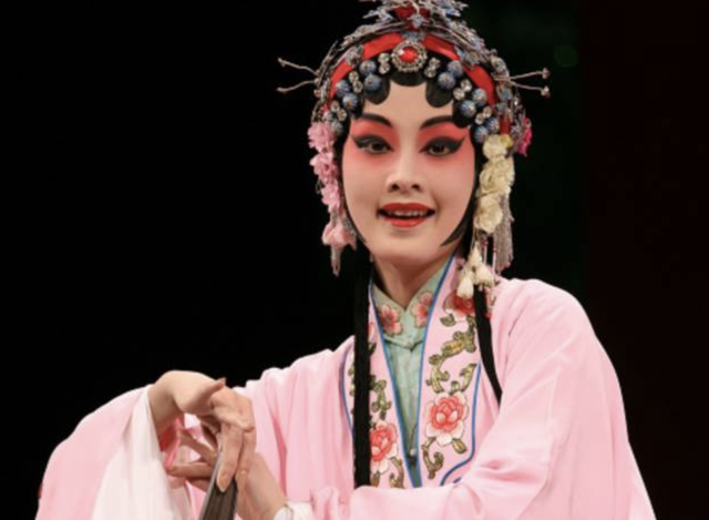 “捧不红”的10位女星，虽然观众扼腕叹息，但火不起来，也是幸运