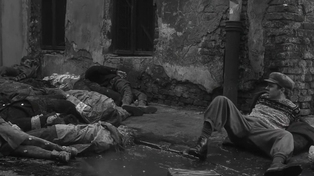 《辛德勒的名单》你不知道的细节！红衣小女孩代表的意义是什么？