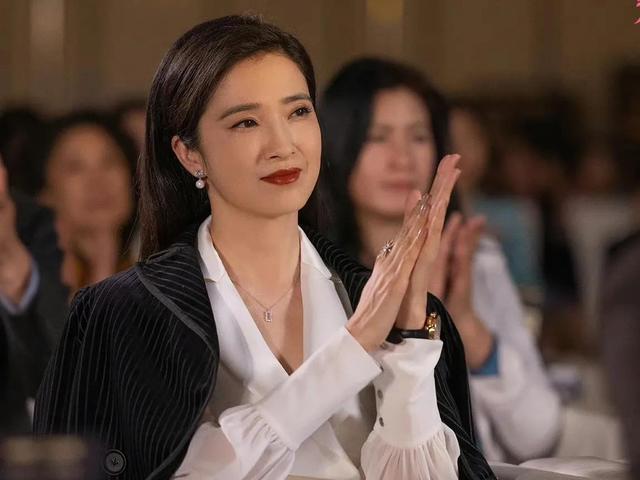 7位被名字“拖累”走红的女星,以为很有个性,实则难读又拗口