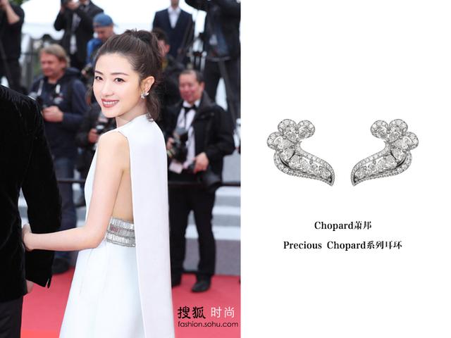 关晓彤薄荷绿礼服裙获赞，胡歌红毯上的“眨眼杀”好迷人！