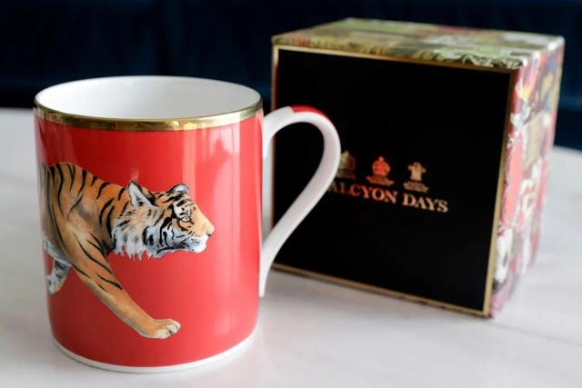 凯特、戴妃同款手镯，英国王室都爱的瓷器，情人节送礼大气有格调