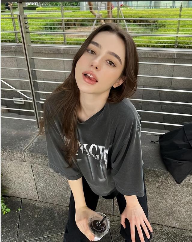 2022全球百大美女:Lisa也输了!网友眼里只看这位俄罗斯精灵美女