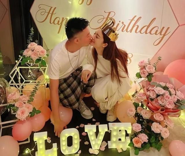 恭喜!台湾知名女星与上海富商注册结婚,因不雅照事件事业尽毁