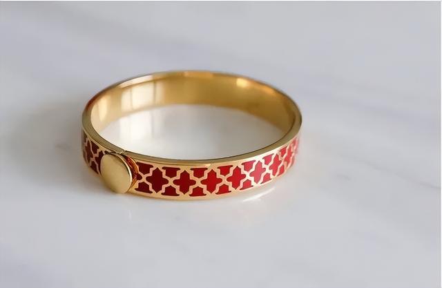 凯特、戴妃同款手镯，英国王室都爱的瓷器，情人节送礼大气有格调