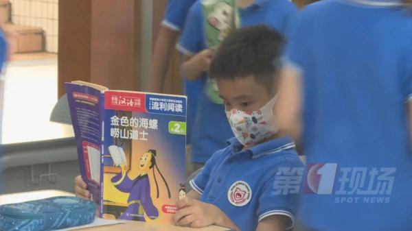 火了！深圳一老师为学生写下32首诗