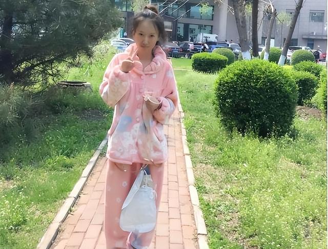 90后美女，为活命切除全身大量器官，开直播却遭网友质疑