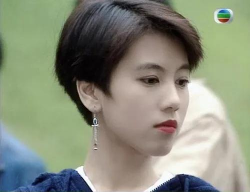 港圈“一眼万年”的短发美女，只服这12位，惊艳洋气，又美又酷帅