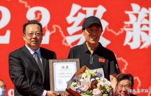 中戏北电开学季，明星、素人、网红均来报道，满屏高颜值看花了眼