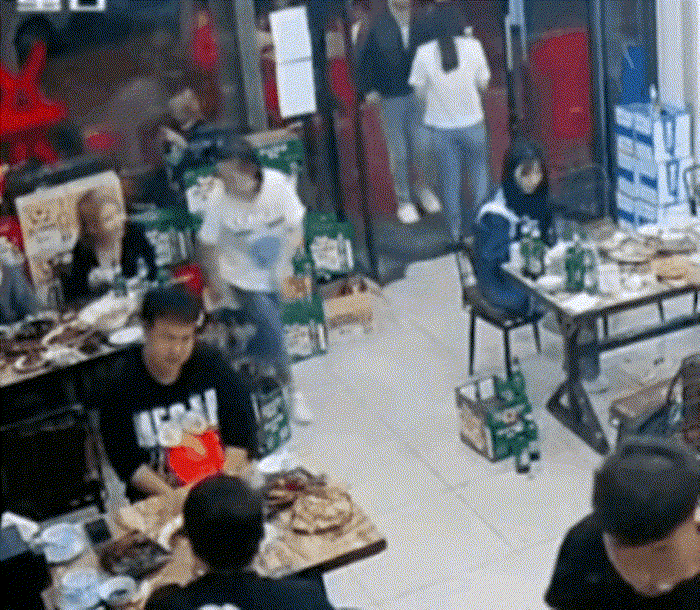 黑衣女孩是否需要承担责任？穿“骷髅”头衣服男子和陈某志的关系