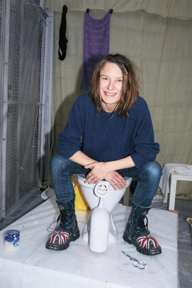 明星、超模都自愿素颜甚至裸体出镜,这位摄影大师究竟是谁?