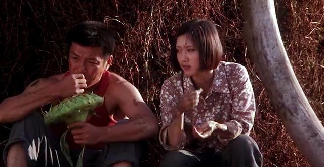 苦命女人年轻丧夫,因长得漂亮被三个男人看上,却选了个穷小子