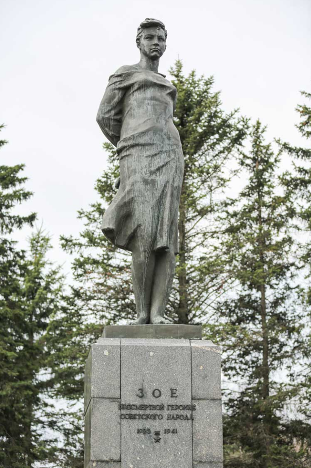 苏联卫国女英雄卓娅：18岁英勇赴死，生前身后备受酷刑折磨