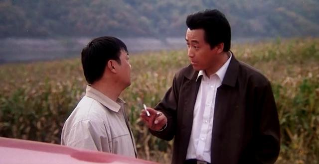 苦命女人年轻丧夫,因长得漂亮被三个男人看上,却选了个穷小子