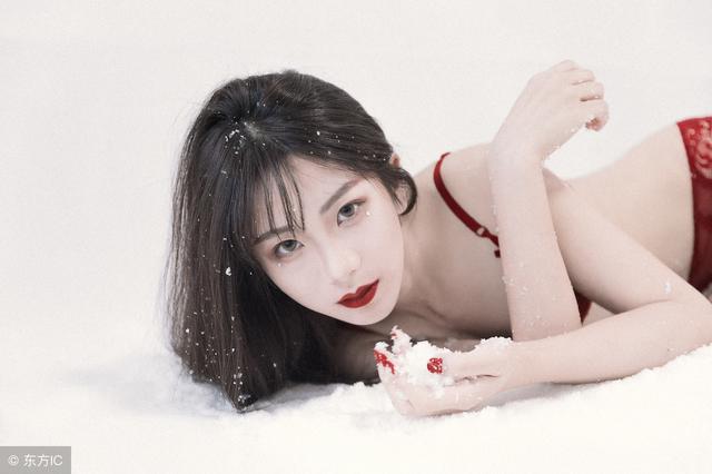 城市小伙花五十元泡到高颜值美女,方法令人称奇!