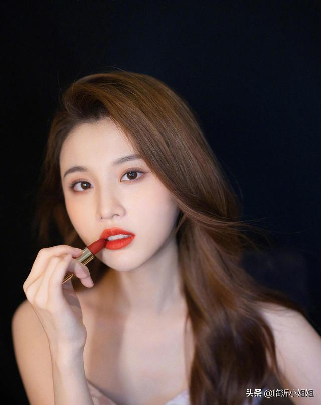 张慧雯，极具灵动气息的温柔美少女，清新靓丽的容颜，让人爱慕