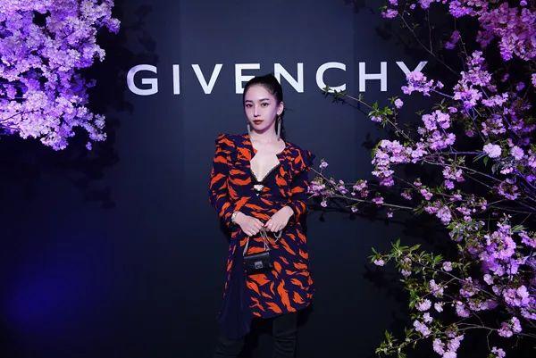 相比假名媛，日本的小姐姐才是真会「玩」