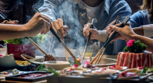 27岁蒙古美女，跳舞走红网络，粉丝30万，却曝胃癌晚期