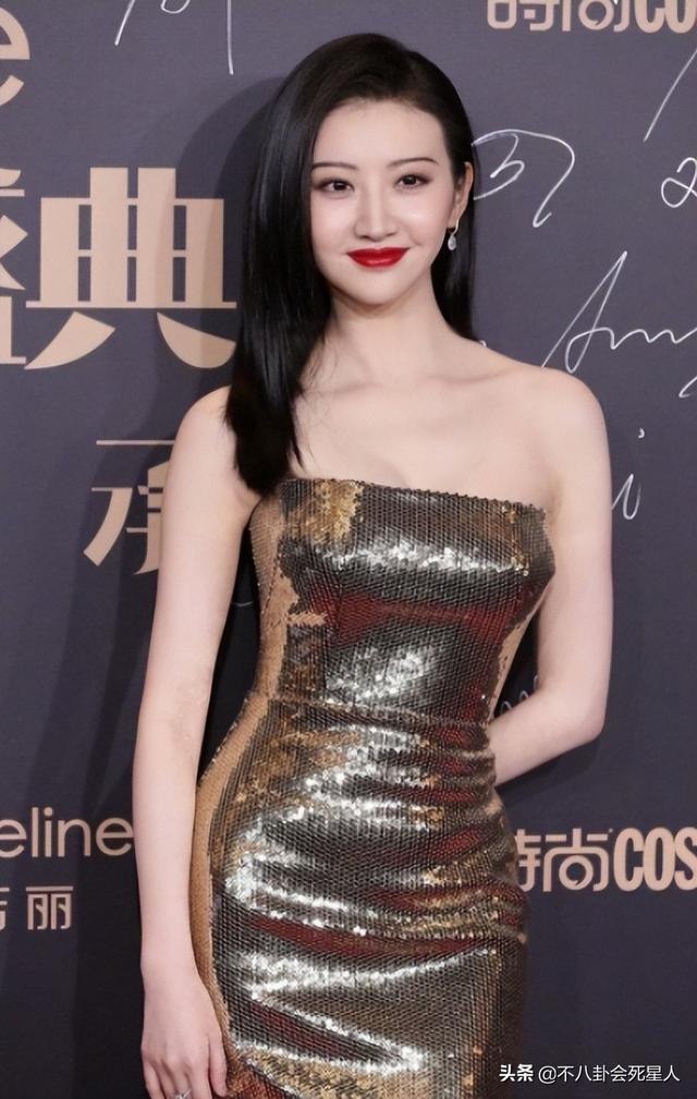 张雨绮的胸,戚薇的腿,景甜的臀,这些80后女星的身材,个个绝美