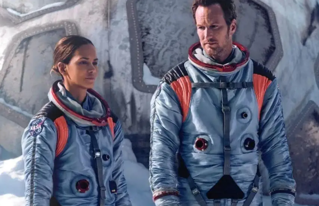 令人惊艳的黑珍珠：伊曼和丈夫甜蜜恩爱24年，哈莉·贝瑞离过3次婚