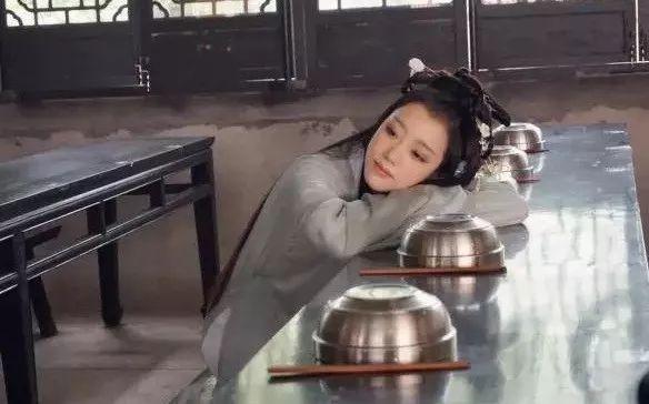 90后中国姑娘，在澳洲街头搞“事情”，竟然美哭外媒、惊动CCTV