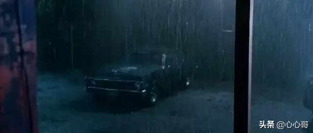 昆汀、猛女、B级片，这片看完就一个字「爽」