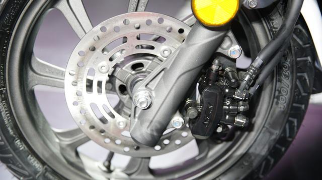 本田最新发布的PCX值不值2.699万元？咱们细节见真章