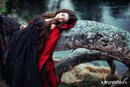 神秘的巴西模特德博拉·席尔瓦,天使面孔魔鬼身材,美得让人窒息