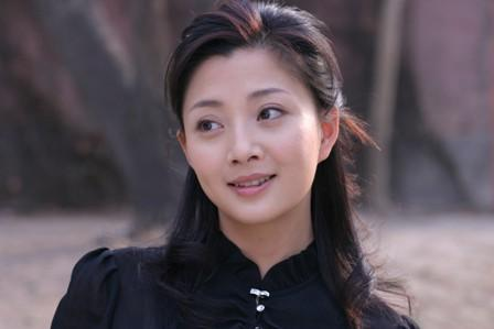 女演员殷桃:前夫是贪官,前男友是黑老大,她的眼光怎么这么独到