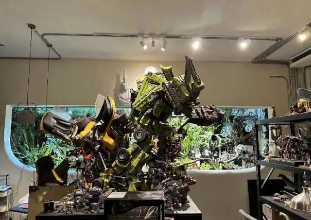 时隔8年，他凭啥再度“封神”？