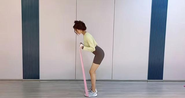 夏天到！20位性感女星接连秀身材，马甲线水蛇腰蜜桃臀，个个养眼