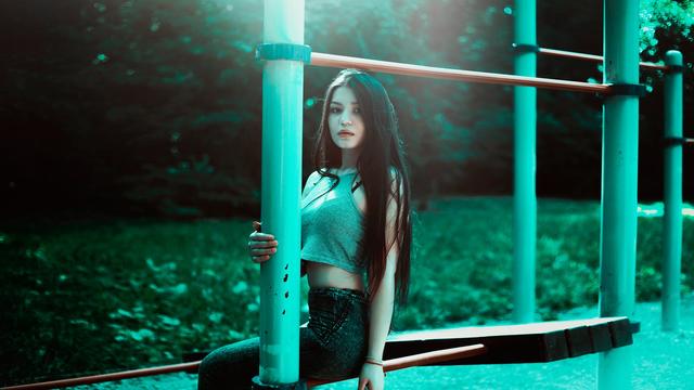 被一个男人伤透心的女人，往往会这样“回报”伤她的男人