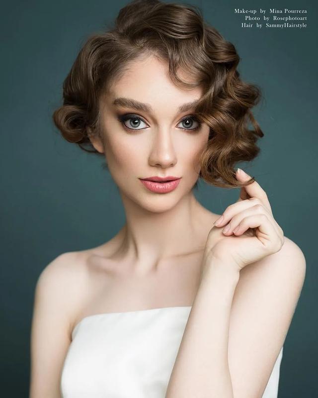 国外的美女：艳丽迷人