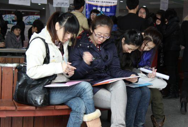 适合理工科女生报考的专业，好就业收入也不差，家有女儿可以收藏