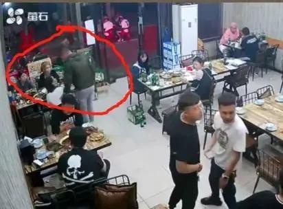 唐山事件：明明有两个女孩受伤住院，为何只有一个人的照片？