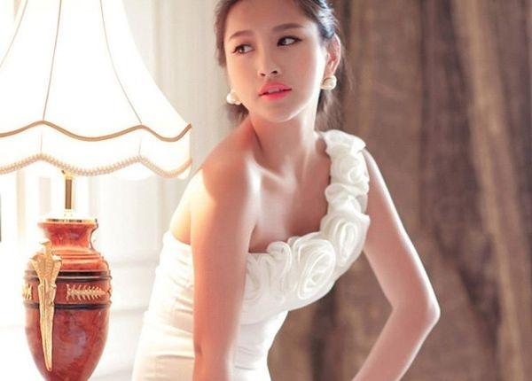 闺蜜从14岁开始就玩弄在各个男人之间,这次开始对我丈夫下手了!